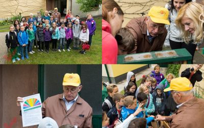 Besuch der Volkschule in der Imkerei Otto Pleil